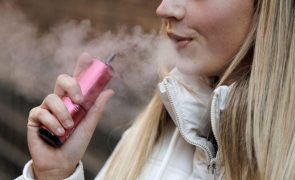 Especialistas portugueses aplaudem decisão do Reino de proibir vendas de 'vapes' (C/ÁUDIO)