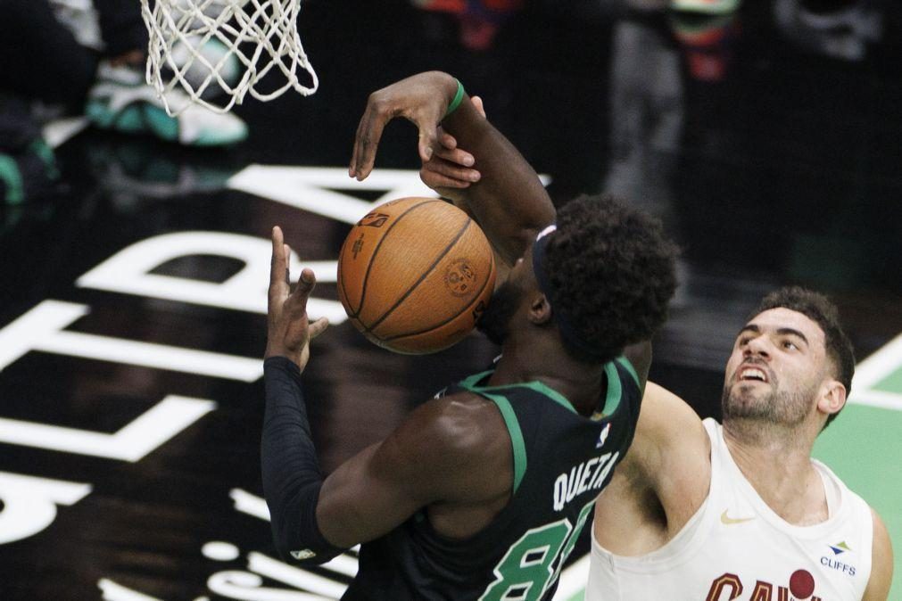 Celtics e Neemias acabam com invencibilidade dos 'Cavs' na NBA