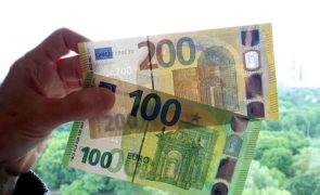 Euro cai para valores que não registava há dois anos