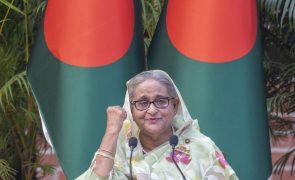 Bangladesh pede julgamento de ex-primeira-ministra Sheikh Hasina no TPI