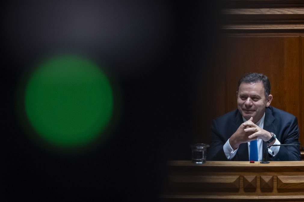 Orçamento do Estado aprovado por PSD e CDS-PP com abstenção do PS