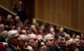 Eanes aplaudido de pé por Marcelo, Cavaco, Montenegro, Aguiar-Branco e Pedro Nuno Santos