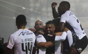 Farense bate Estrela da Amadora e regressa aos triunfos na I Liga