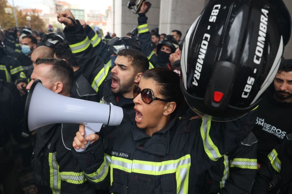 Sapadores dizem que usaram petardos para que Governo os ouvisse