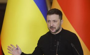 Zelensky anuncia aumento da produção de mísseis