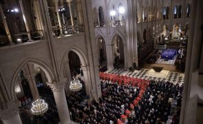 Papa pede entrada gratuita para os visitantes da reaberta catedral de Notre-Dame