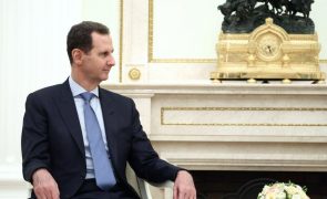 Bachar al-Assad em Mocosvo, Rússia concedeu asilo