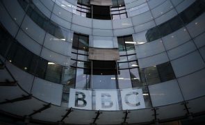 BBC responsabiliza Apple por notificação falsa gerada por IA