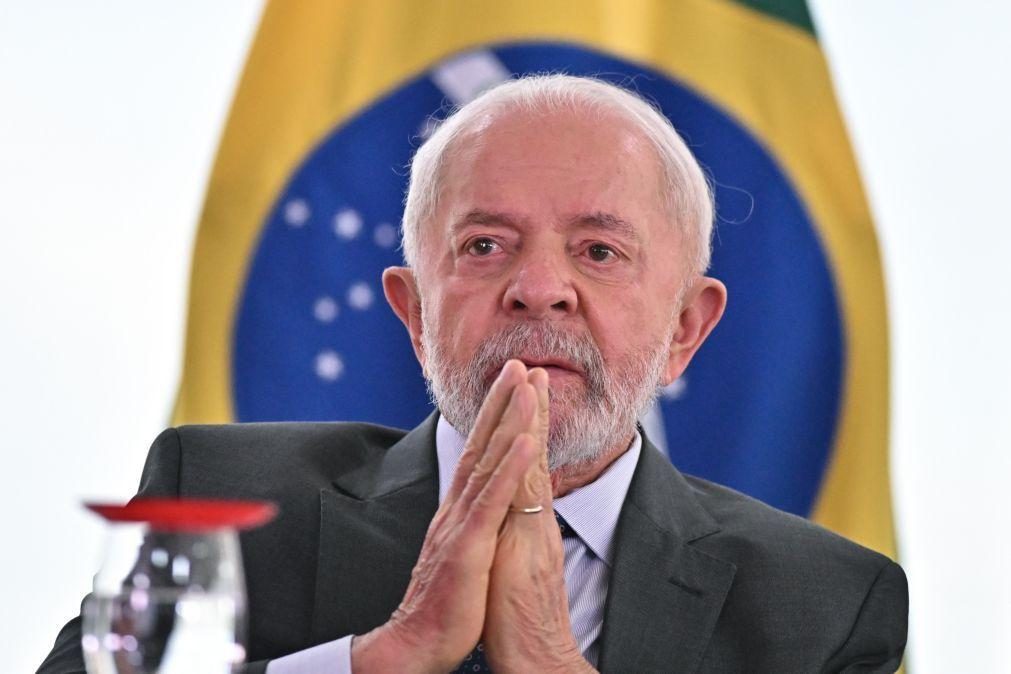 Lula teve alta hospitalar e regressa a casa