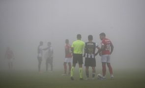 Nacional-Benfica retomado na sexta-feira, às 15:00, em caso de nova suspensão