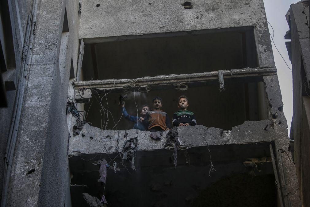 ONU denuncia que morre uma criança por hora na Faixa de Gaza
