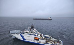 Polícia finlandesa apreende petroleiro suspeito de sabotagem de cabo submarino