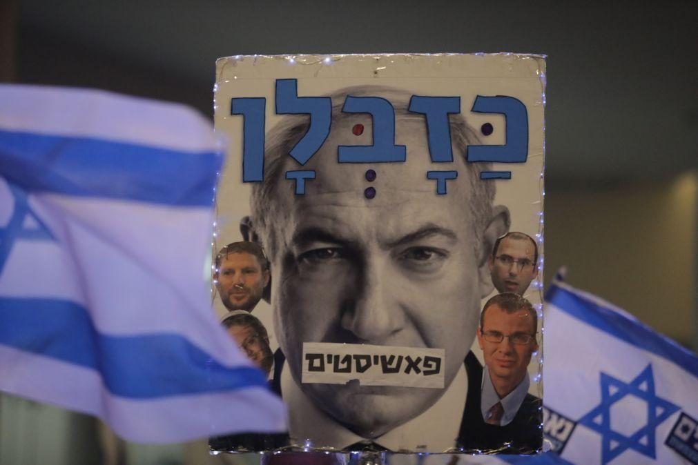 Milhares de israelitas protestam em Telavive contra Netanyahu