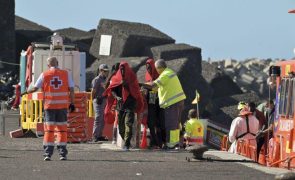 Autoridades espanholas resgatam 92 migrantes no mar junto às ilhas Baleares