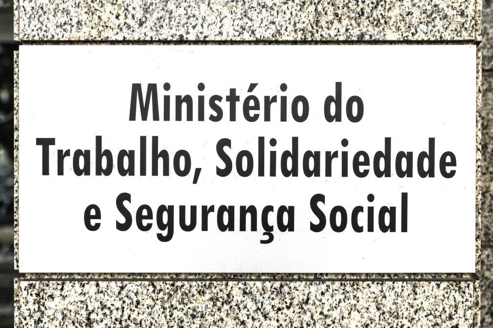 Idade de acesso à reforma avança para os 66 anos e nove meses em 2026