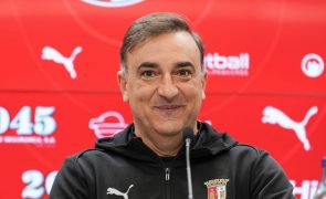 Carvalhal pede um 