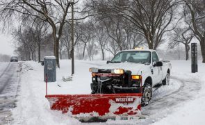 Pelo menos cinco mortos na pior tempestade de neve em décadas nos EUA