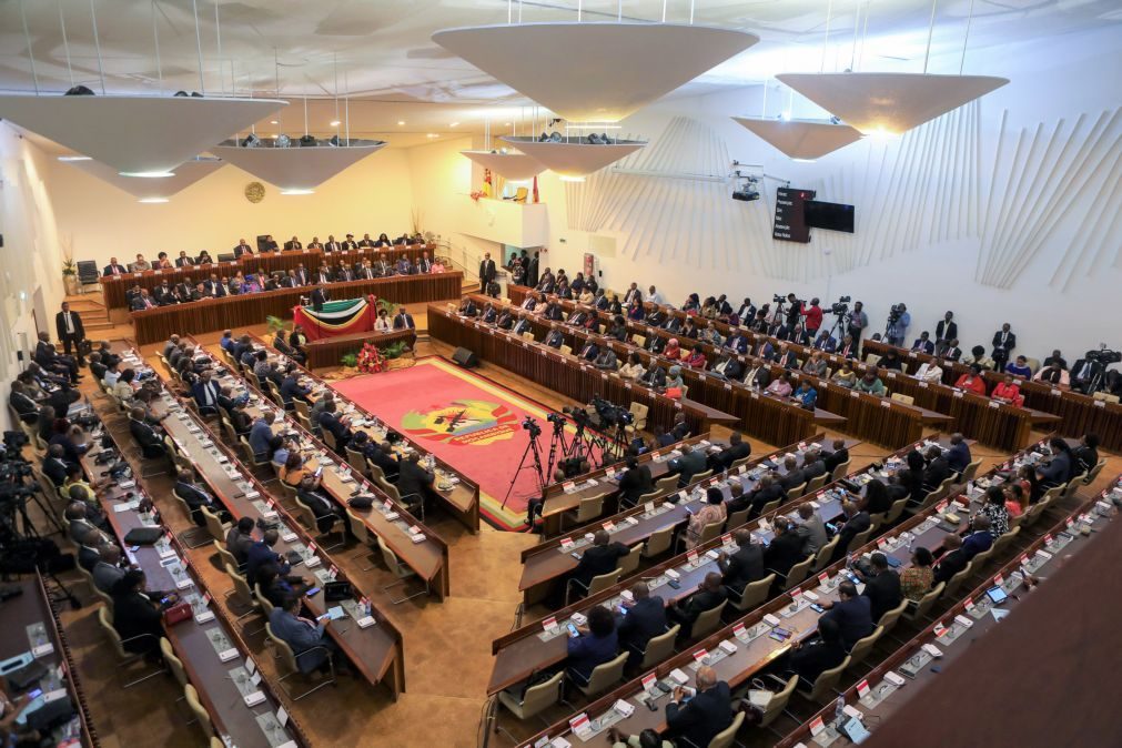 Deputados moçambicanos tomam posse segunda-feira