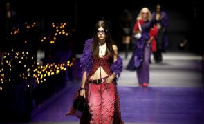 Grupo de moda italiano Prada quer comprar norte-americana Versace