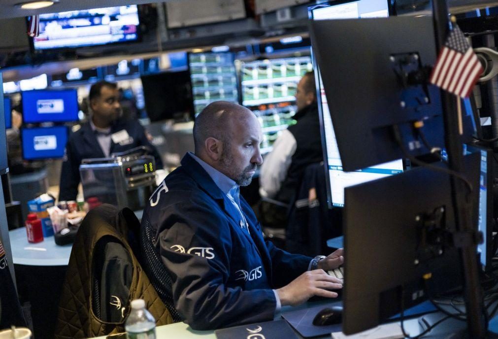 Wall Street cai após dados sobre o mercado laboral norte-americano