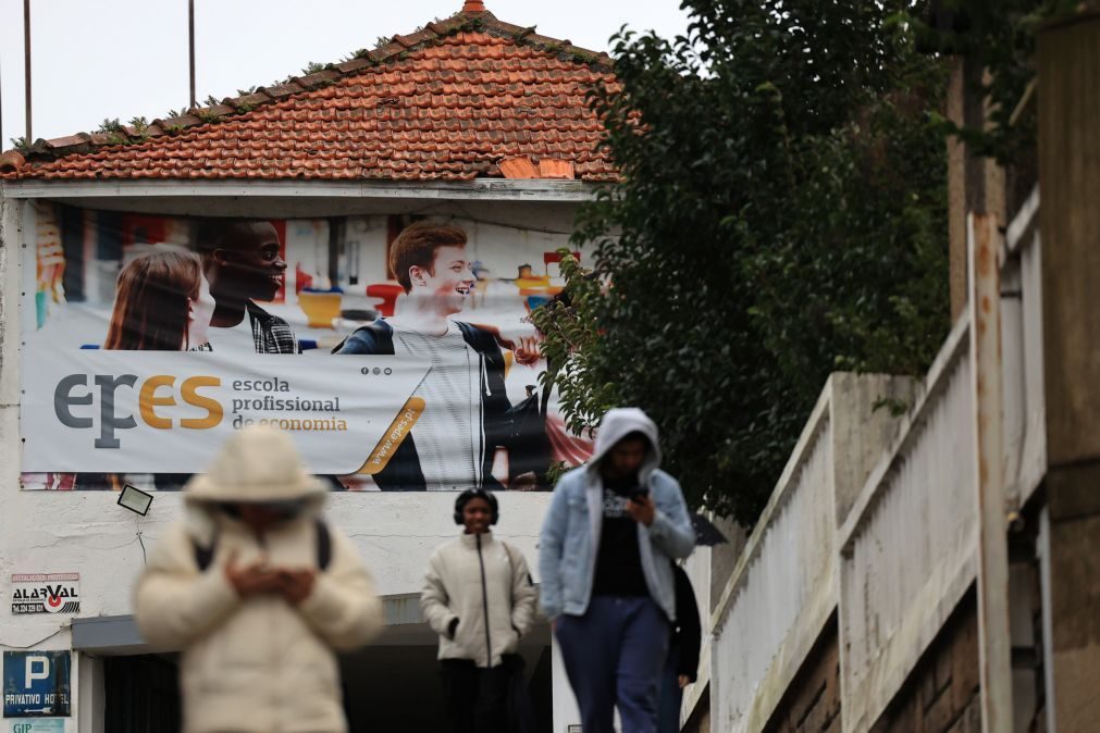 Estudantes de PALOP acusam escola do Porto de racismo, residências sobrelotadas e atrasos nas bolsas