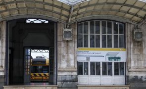 Estação Nova de Coimbra numa espécie de câmara ardente no dia antes do seu fim