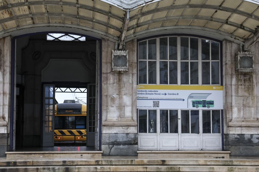 Estação Nova de Coimbra numa espécie de câmara ardente no dia antes do seu fim