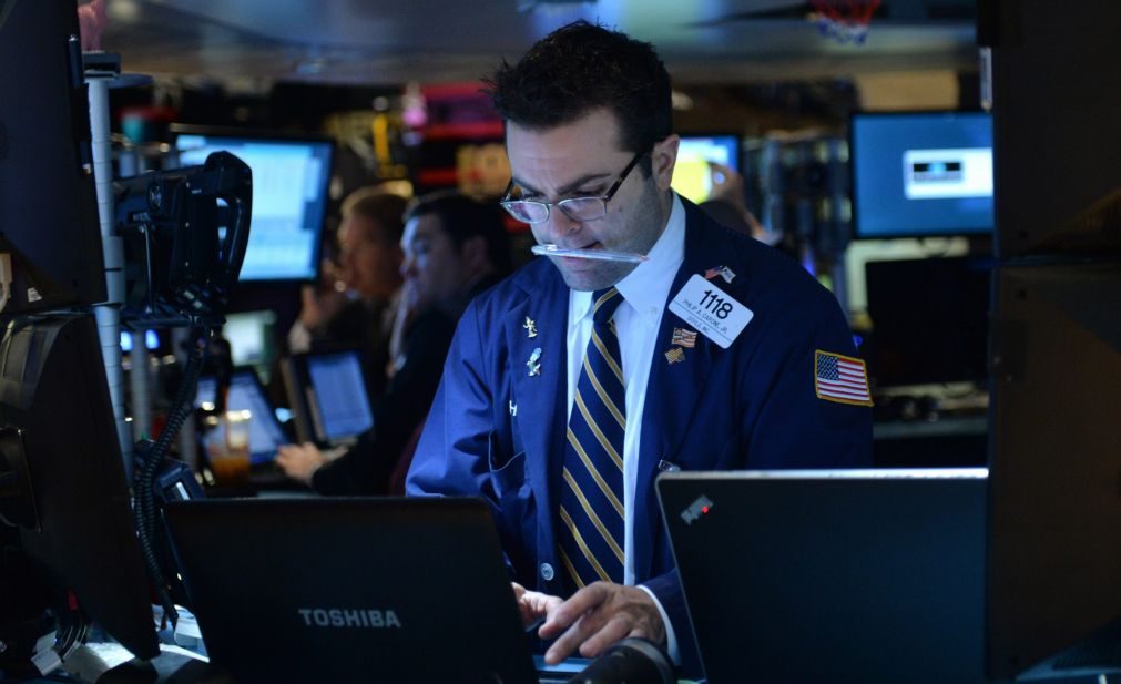 Wall Street começa ano bolsista em alta e com recordes do Nasdaq e S&P500