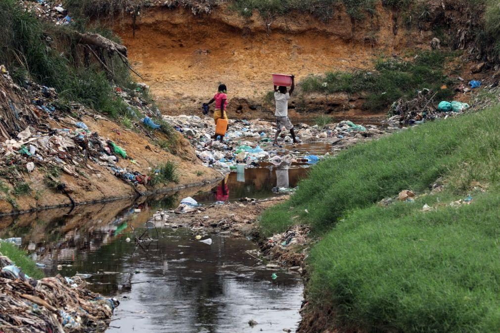 OMS avisa que taxa de letalidade por cólera em Angola 