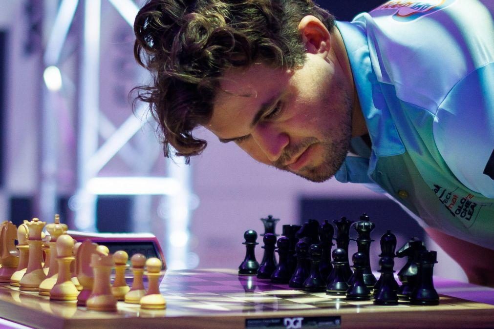 'Caso' entre Magnus Carlsen e federação internacional é sintoma de tensão no xadrez