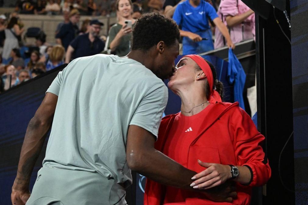 Casal de tenistas Monfils-Svitolina surpreende 4.os cabeças-de-série na Austrália