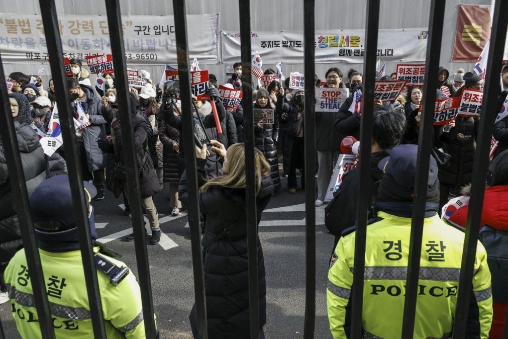 Pelo menos 40 detidos na Coreia do Sul em protestos contra detenção de Presidente destituído