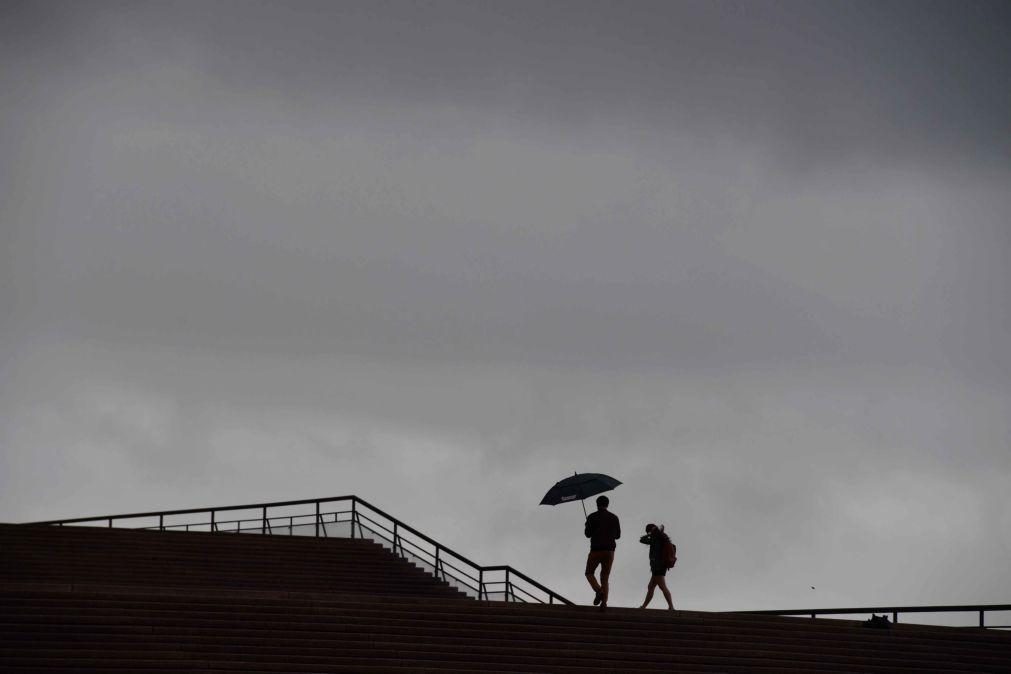 Portugal com avisos até quarta-feira devido à chuva e agitação marítima