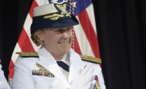 Trump demite a primeira mulher a chefiar um ramo do exército dos EUA