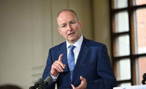 Centrista Micheál Martin confirmado primeiro-ministro irlandês com um dia de atraso