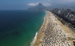 Turistas estrangeiros deixam 6,9 mil milhões de euros no Brasil em 2024