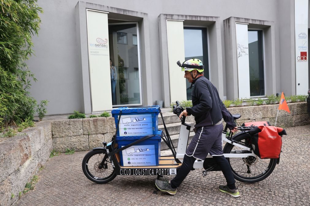 Pequeno comércio aposta nas entregas em bicicleta para fugir ao trânsito no Porto