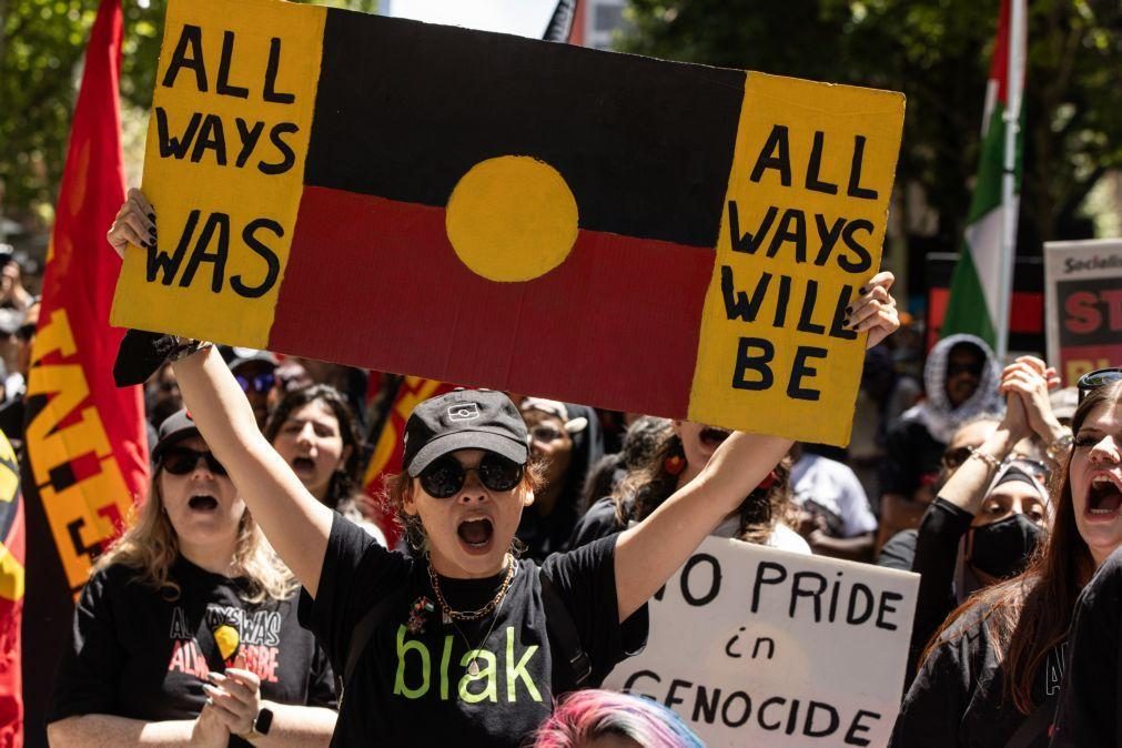 Defensores dos direitos dos aborígenes protestam no Dia Nacional da Austrália