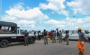 Polícia volta a disparar após novo corte no acesso à ponte de Maputo contra portagens