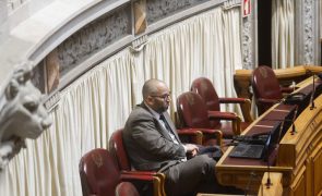 Gabinete do deputado Miguel Arruda no parlamento alvo de buscas e apreensões