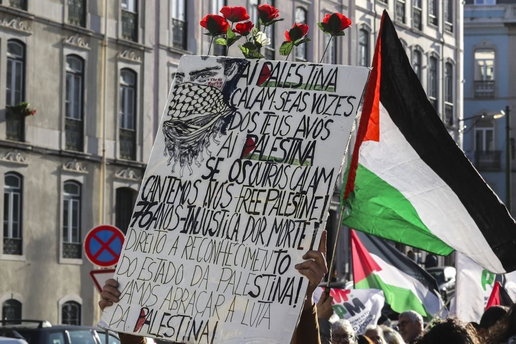 Manifestantes exigem junto ao parlamento reconhecimento 