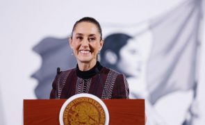 Presidente do México promete retaliar contra taxa aduaneira imposta pelos EUA