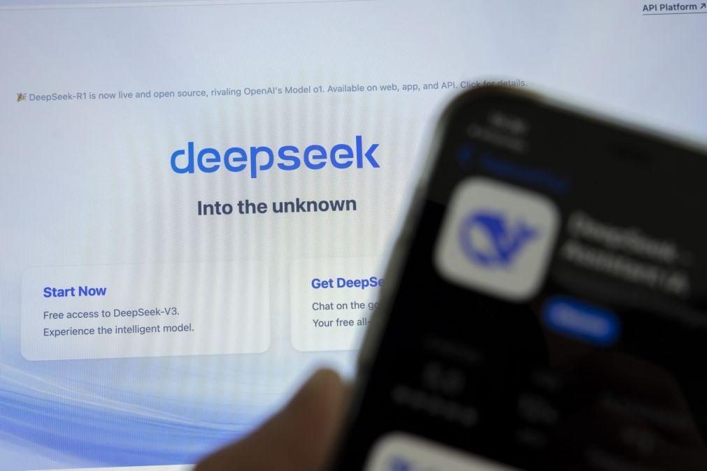 DeepSeek partilha código informático com empresa estatal chinesa