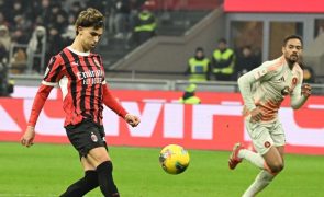 João Félix marca na estreia no AC Milan que está nas 'meias' da Taça de Itália