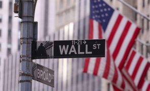 Wall Street inicia sessão a subir e a seguir os resultados de empresas