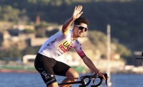 Ciclista João Almeida sobe à liderança na Comunidade Valenciana