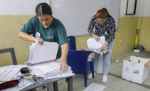 Primeiros resultados apontam para segunda volta nas presidenciais do Equador