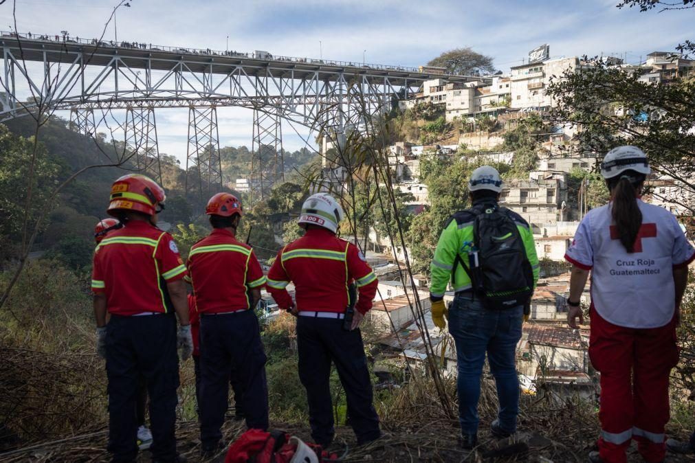 Sobe para 55 o número de mortos em acidente com autocarro na Guatemala