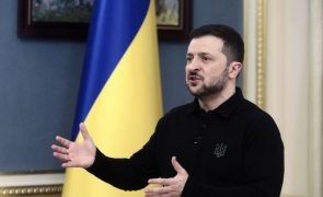 Zelensky apela para se desconfiar da intenção de Putin sobre fazer paz com Kiev