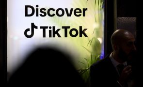 TikTok volta a estar disponível para 'download' nos EUA por iniciativa de Trump